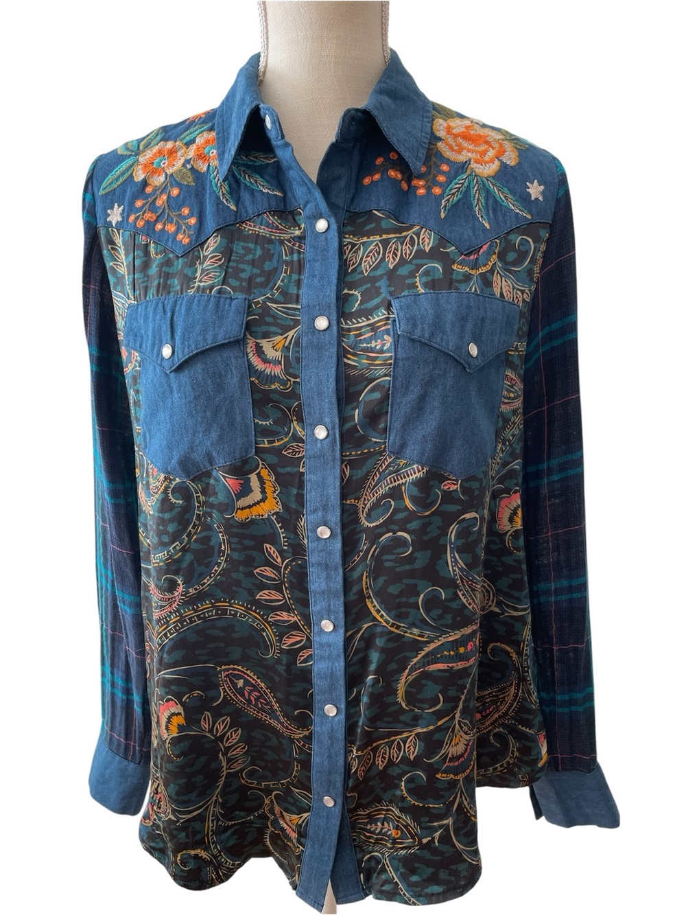Johnny Was Twilight Print Silk Western Embroidered Pearl Snap Button Down Sz XS